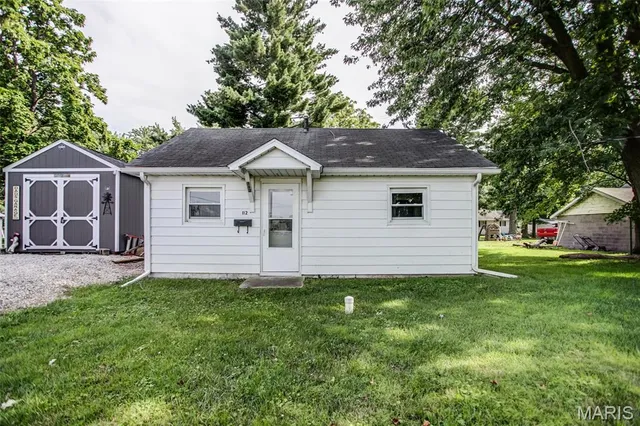 $195,000 | 114-112 Andrew Avenue, Jerseyville, IL 62052