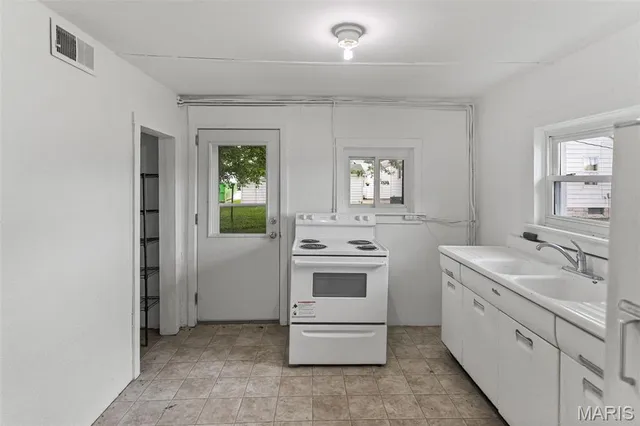 $195,000 | 114-112 Andrew Avenue, Jerseyville, IL 62052