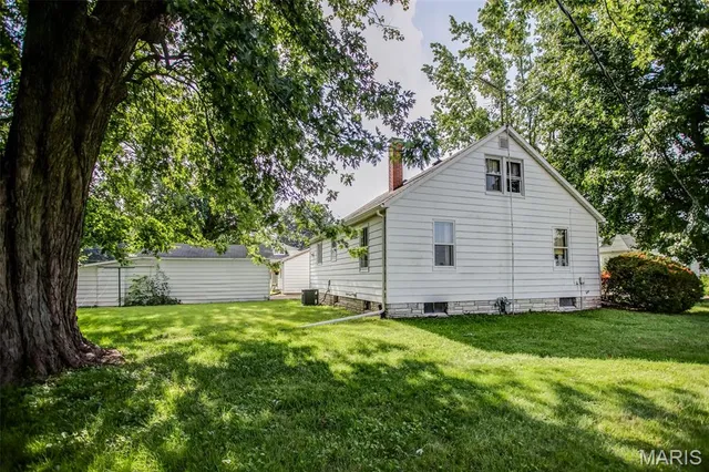 $195,000 | 114-112 Andrew Avenue, Jerseyville, IL 62052