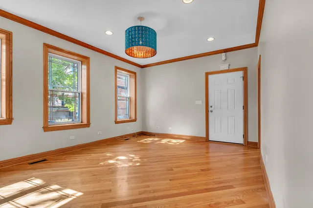 $295,800 | 7223 North Oakley Avenue, Unit 1E, Chicago, IL 60645