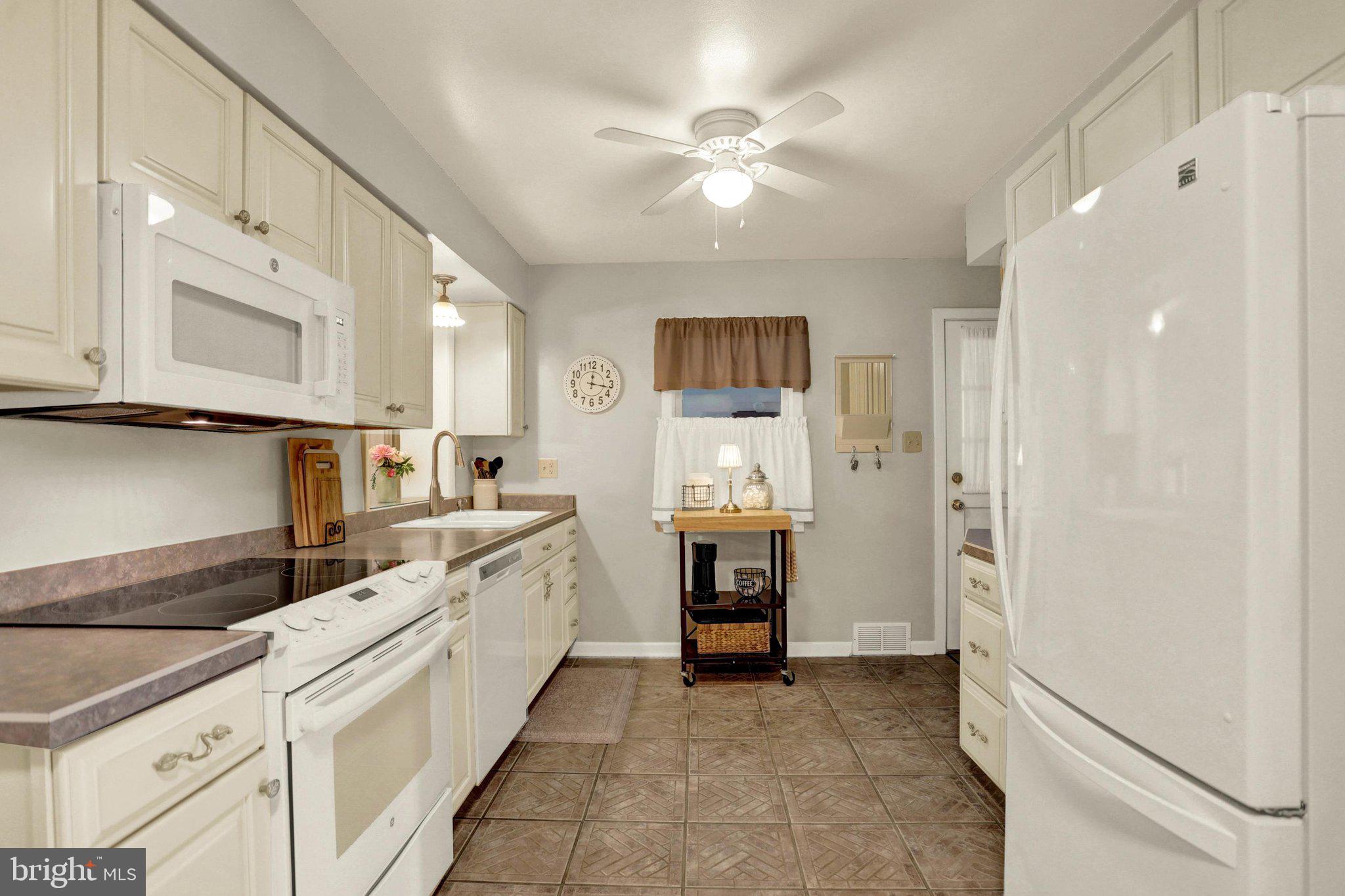 214 Ridge Hill Road Mechanicsburg, PA 17050 - Photo 10 of 45 Gallery Image 10
