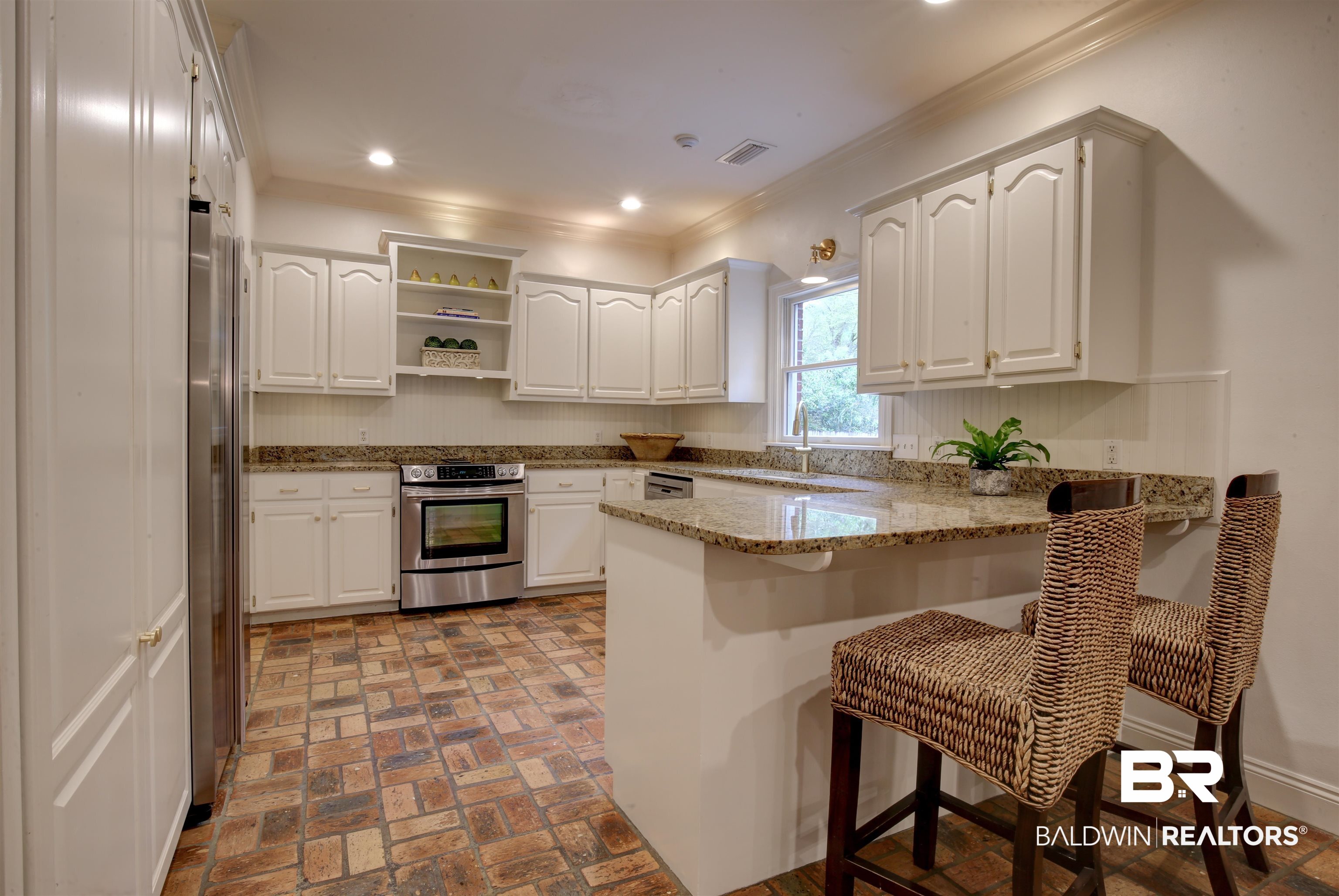 23764 2nd Street Fairhope, AL 36532 - Photo 5 of 38 Kitchen