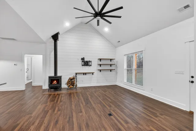 $589,777 | 249 Claypool Road, Bethpage, TN 37022