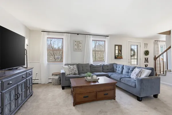 $624,900 | 11 Elwood Road, Derry, NH 03038