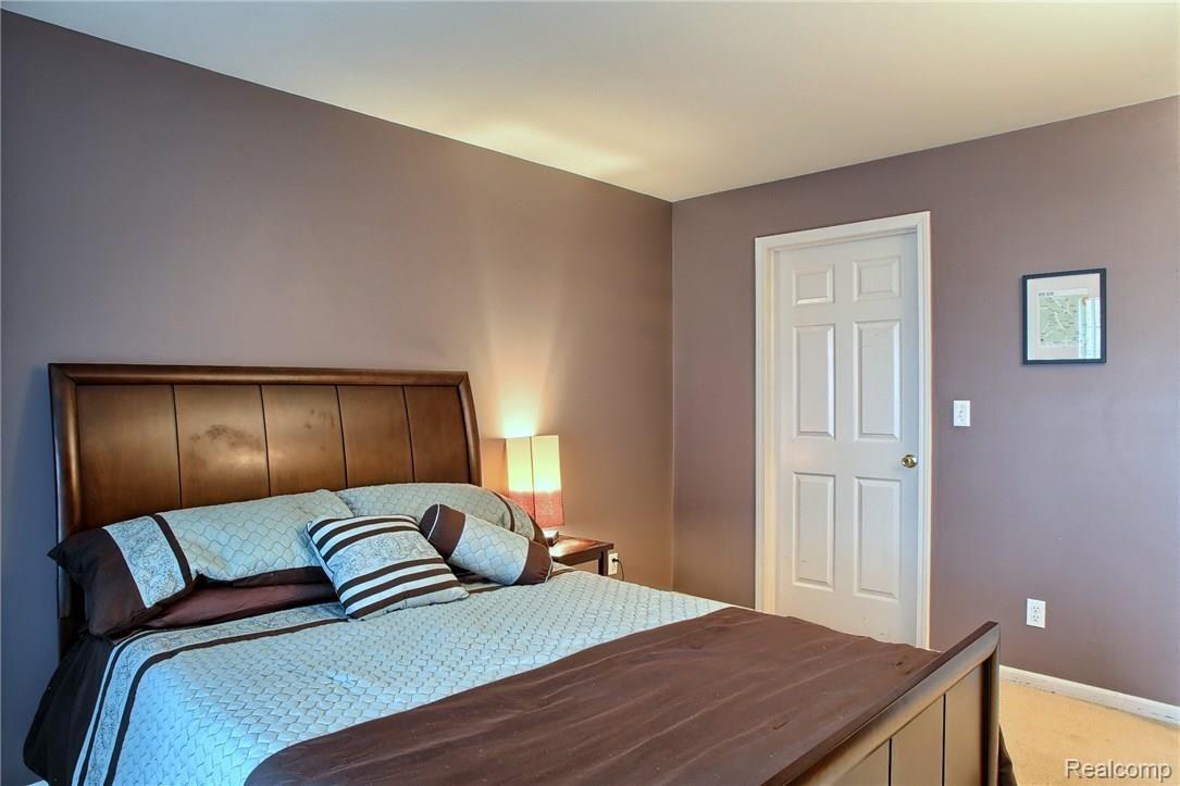 1826 Flagstone Circle Rochester, MI 48307 - Photo 16 of 20 2nd_Bedroom_2nd_View.jpg