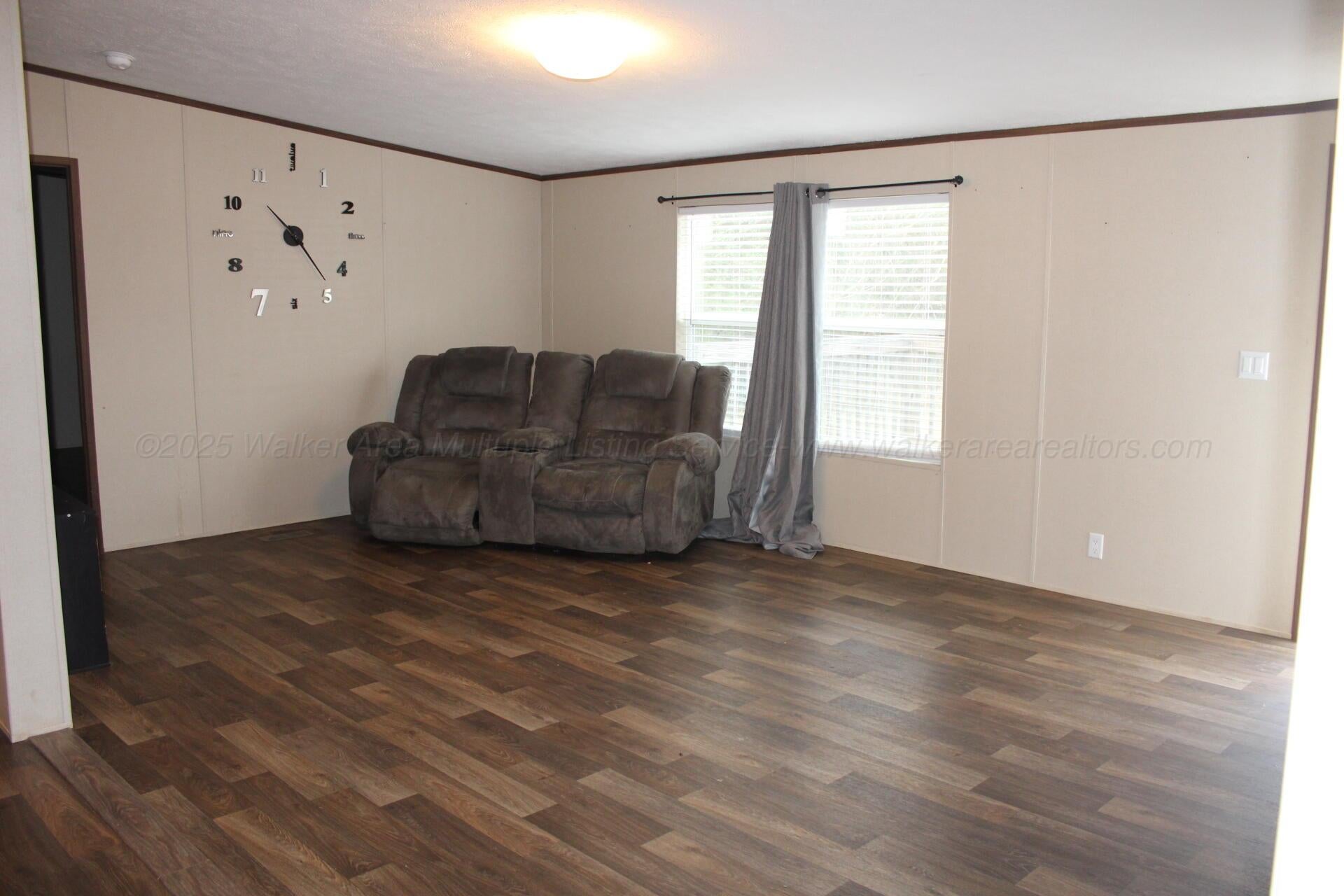 509 Gregory Road Jasper, AL 35503 - Photo 6 of 19 Living Room