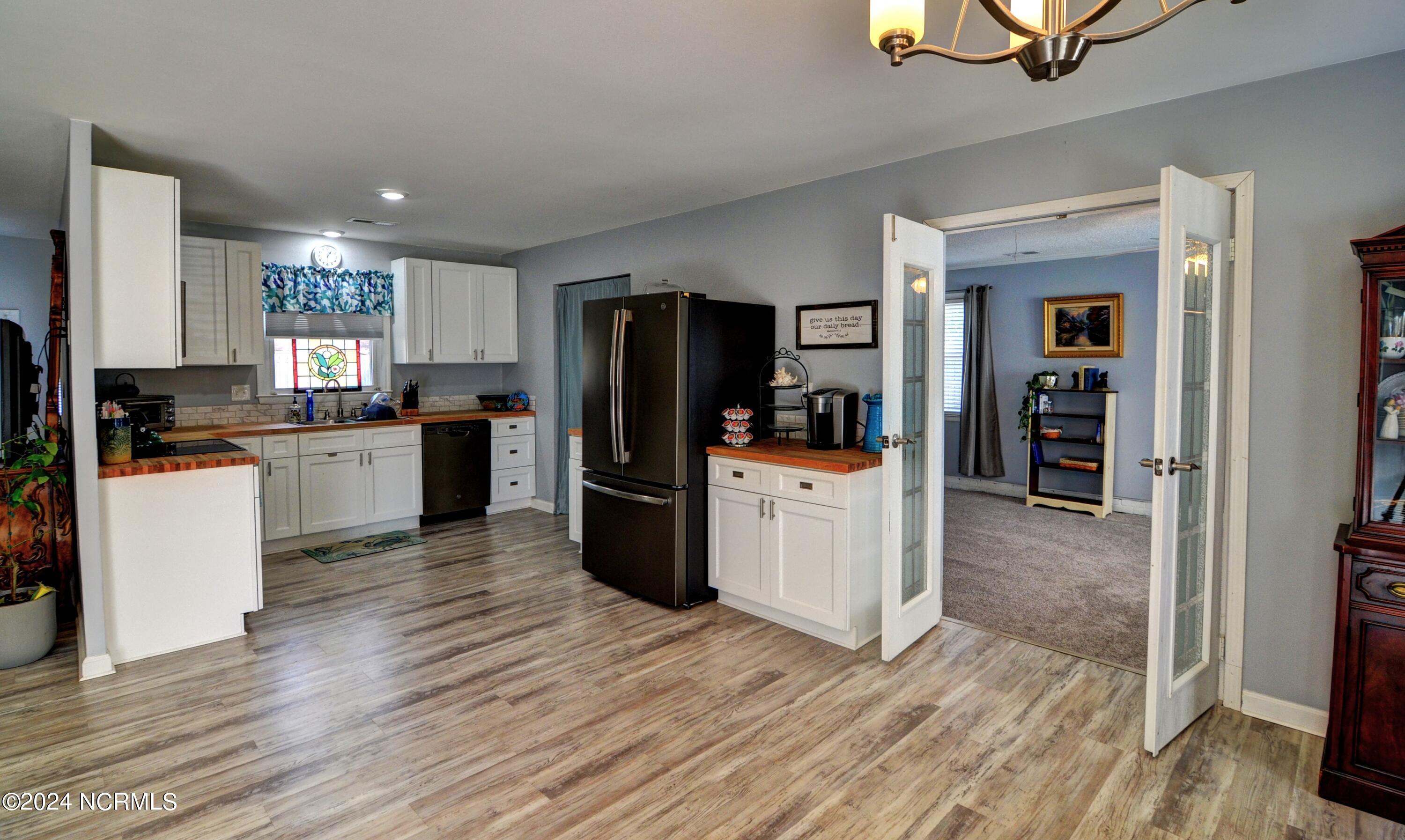 Living rm and kitchen