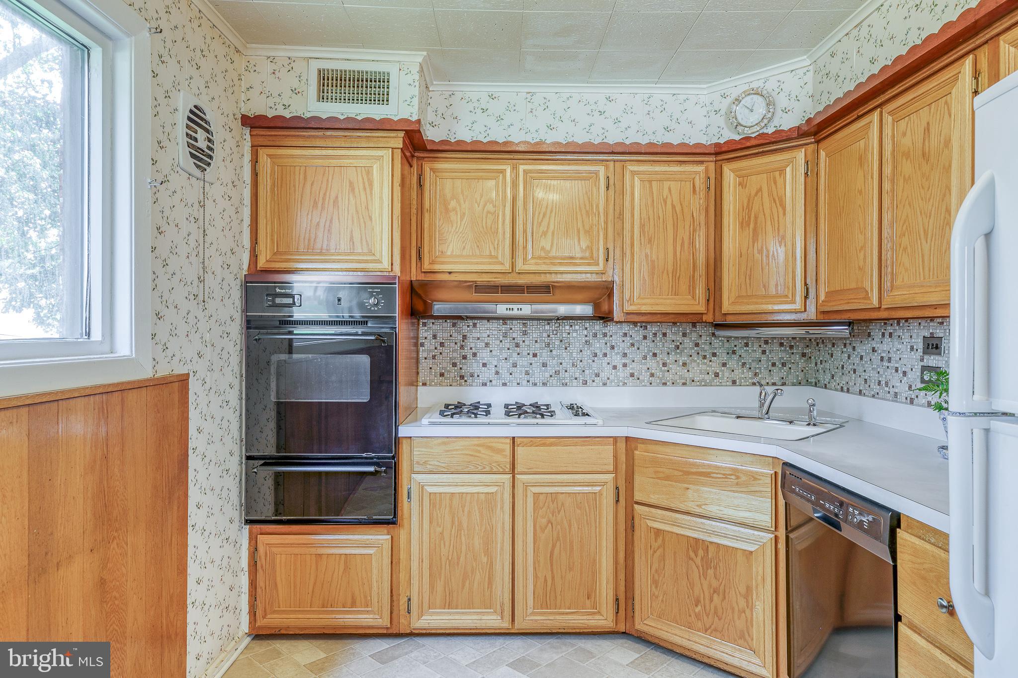 2244 Cambridge Road Broomall, PA 19008 - Photo 16 of 43 Gallery Image 16