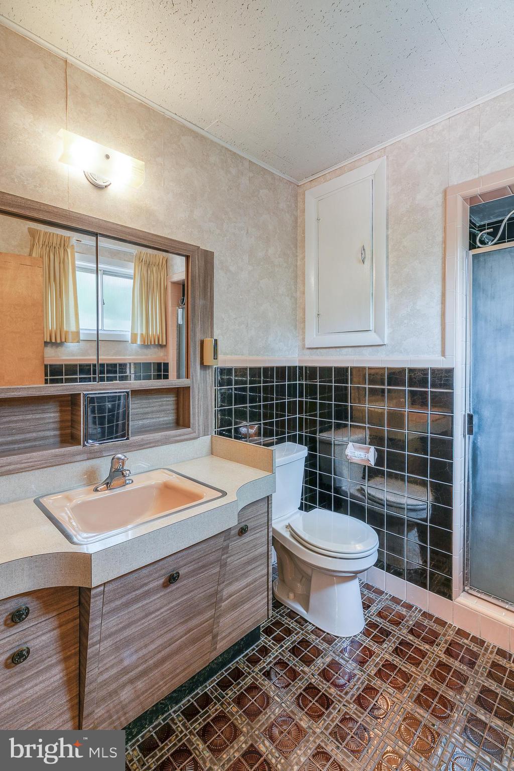 2244 Cambridge Road Broomall, PA 19008 - Photo 20 of 43 Gallery Image 20