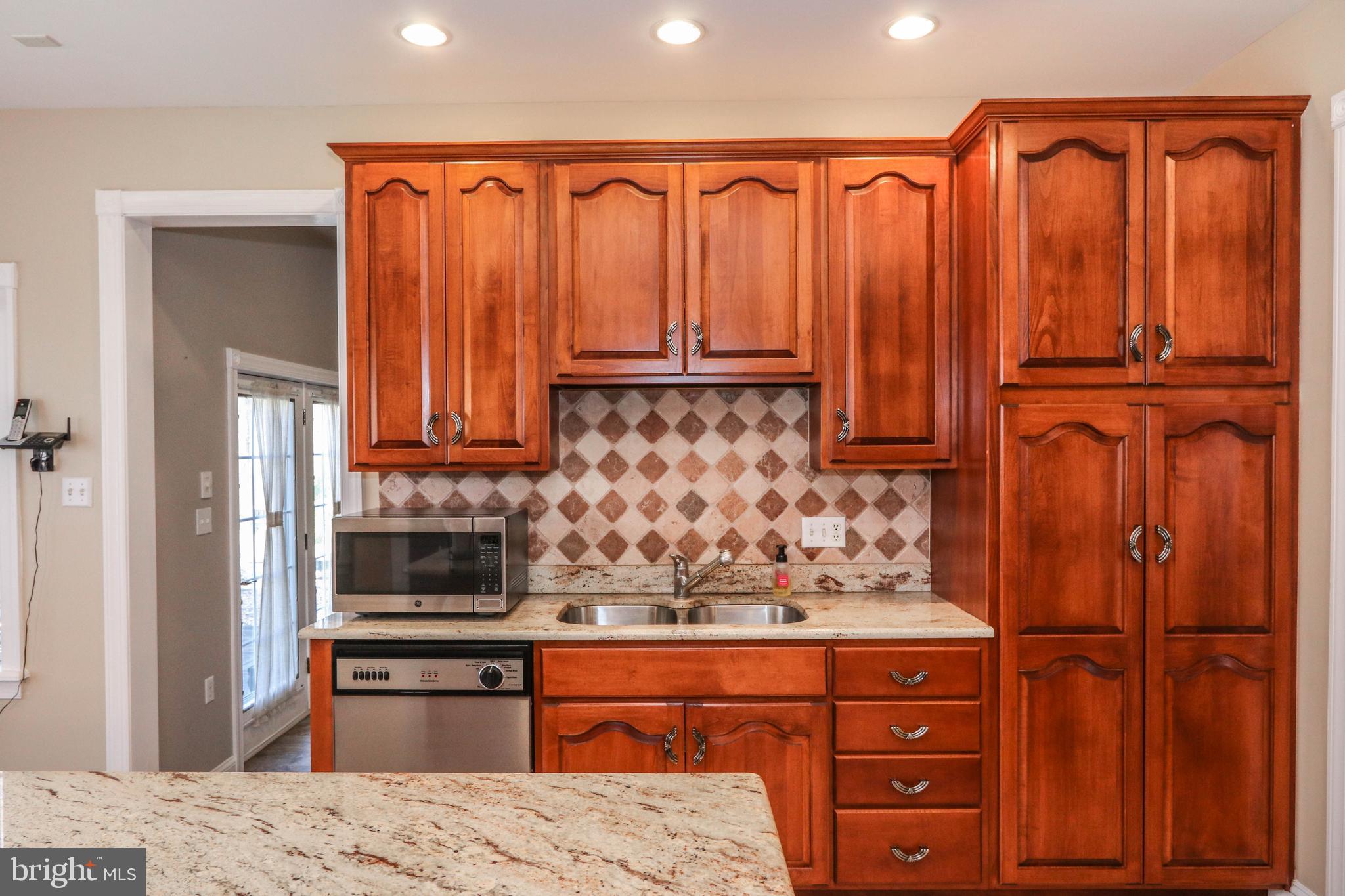 2325 Honeysuckle Road Allentown, PA 18103 - Photo 12 of 44 Gallery Image 12