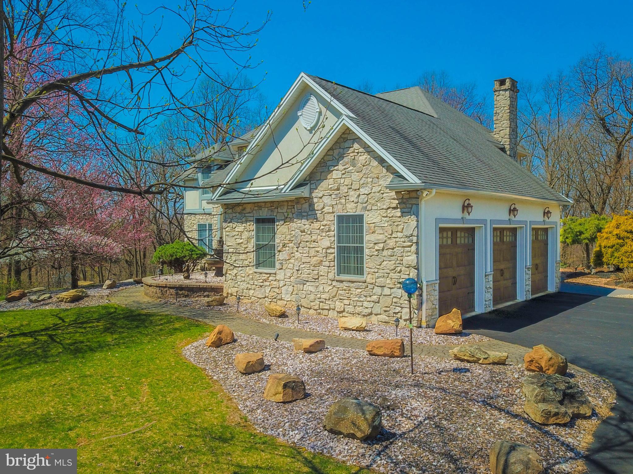 2325 Honeysuckle Road Allentown, PA 18103 - Photo 3 of 44 Gallery Image 3
