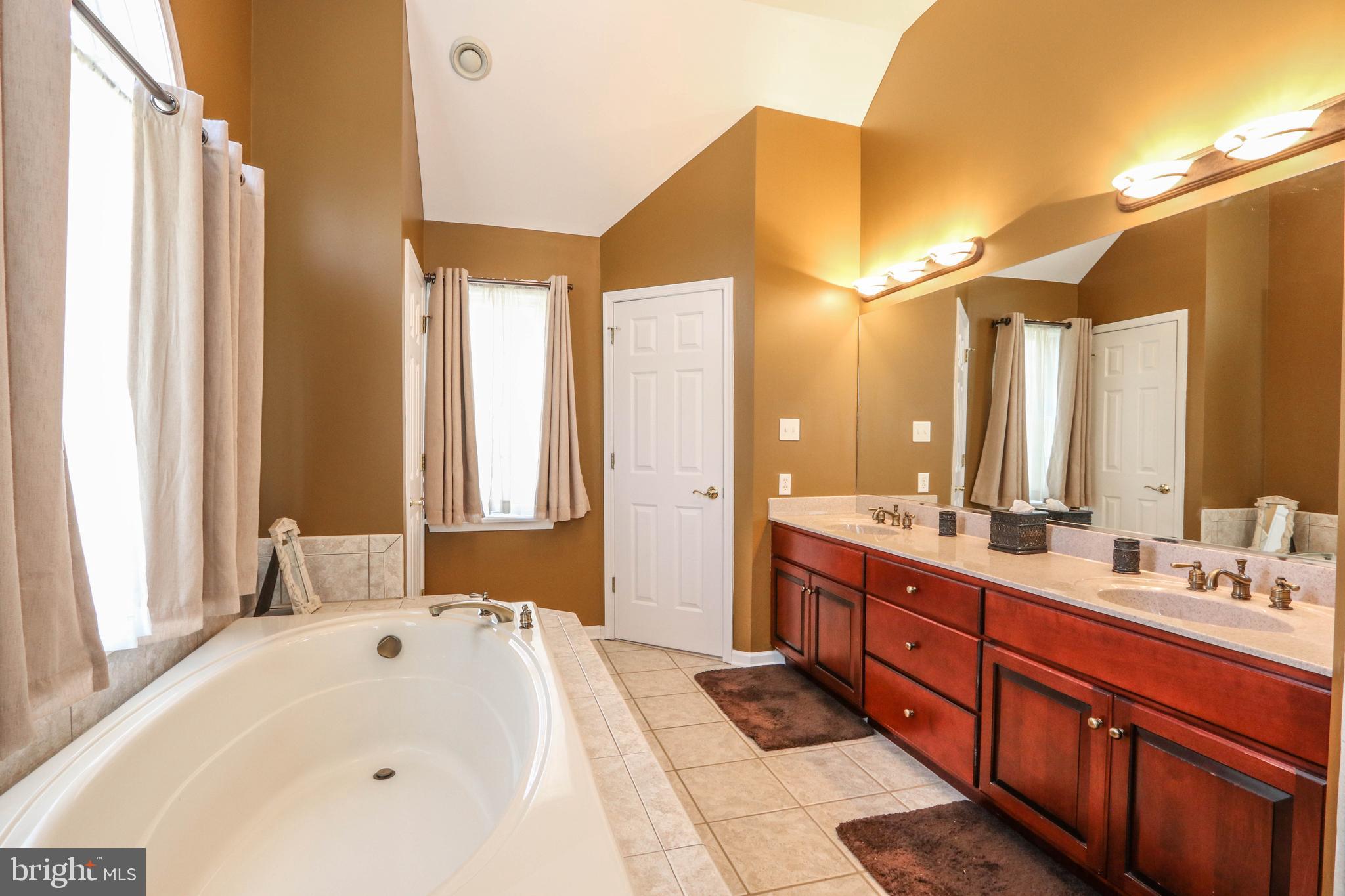 2325 Honeysuckle Road Allentown, PA 18103 - Photo 23 of 44 Gallery Image 23