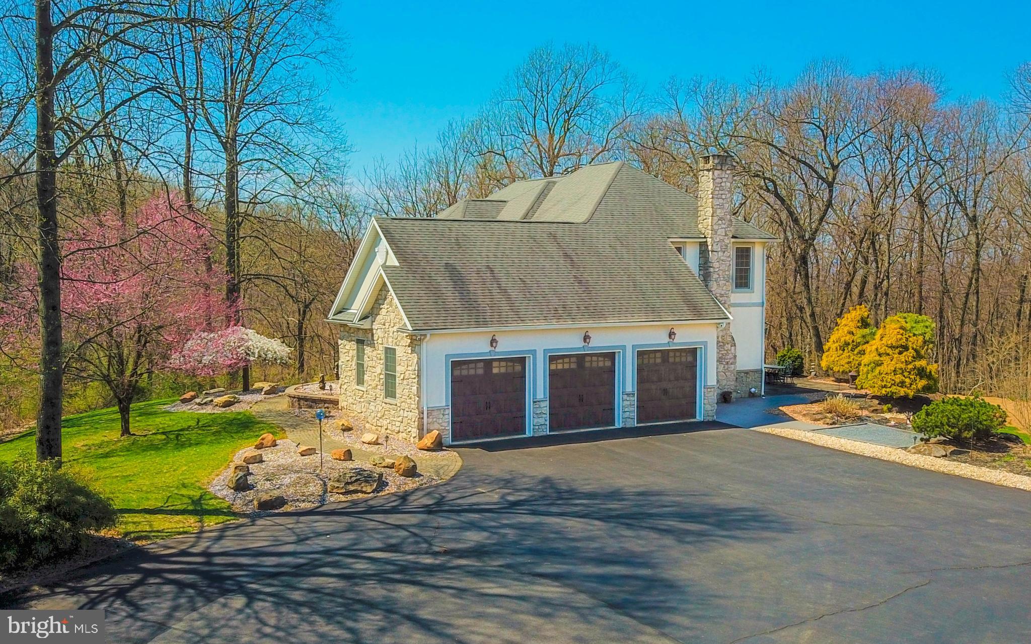 2325 Honeysuckle Road Allentown, PA 18103 - Photo 33 of 44 Gallery Image 33