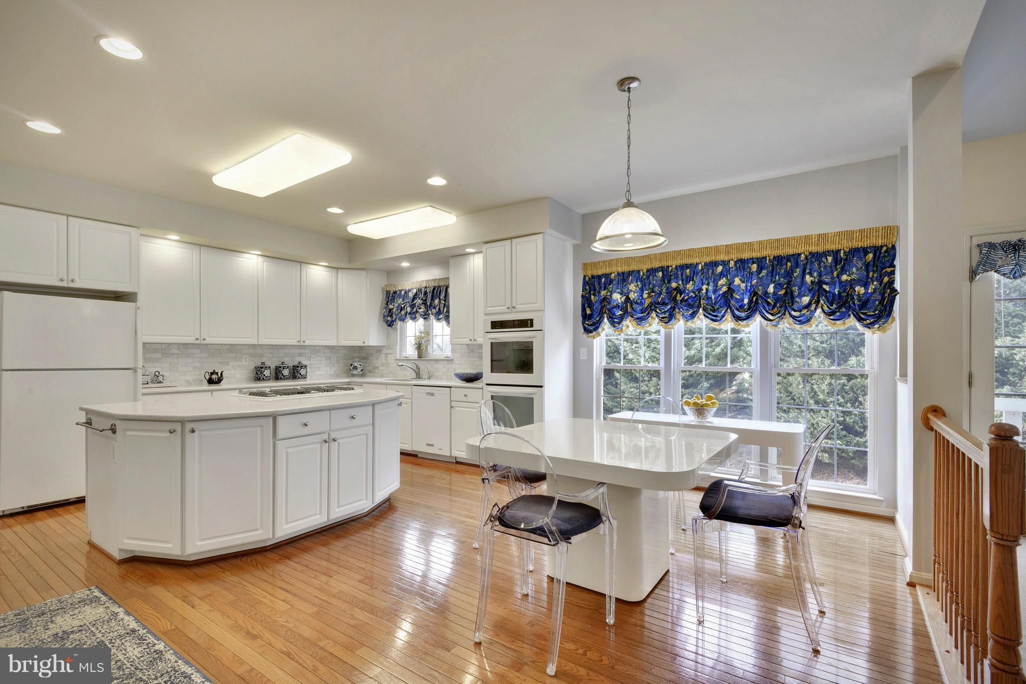 13912 Falconcrest Road Germantown, MD 20874 - Photo 11 of 30 Kitchen