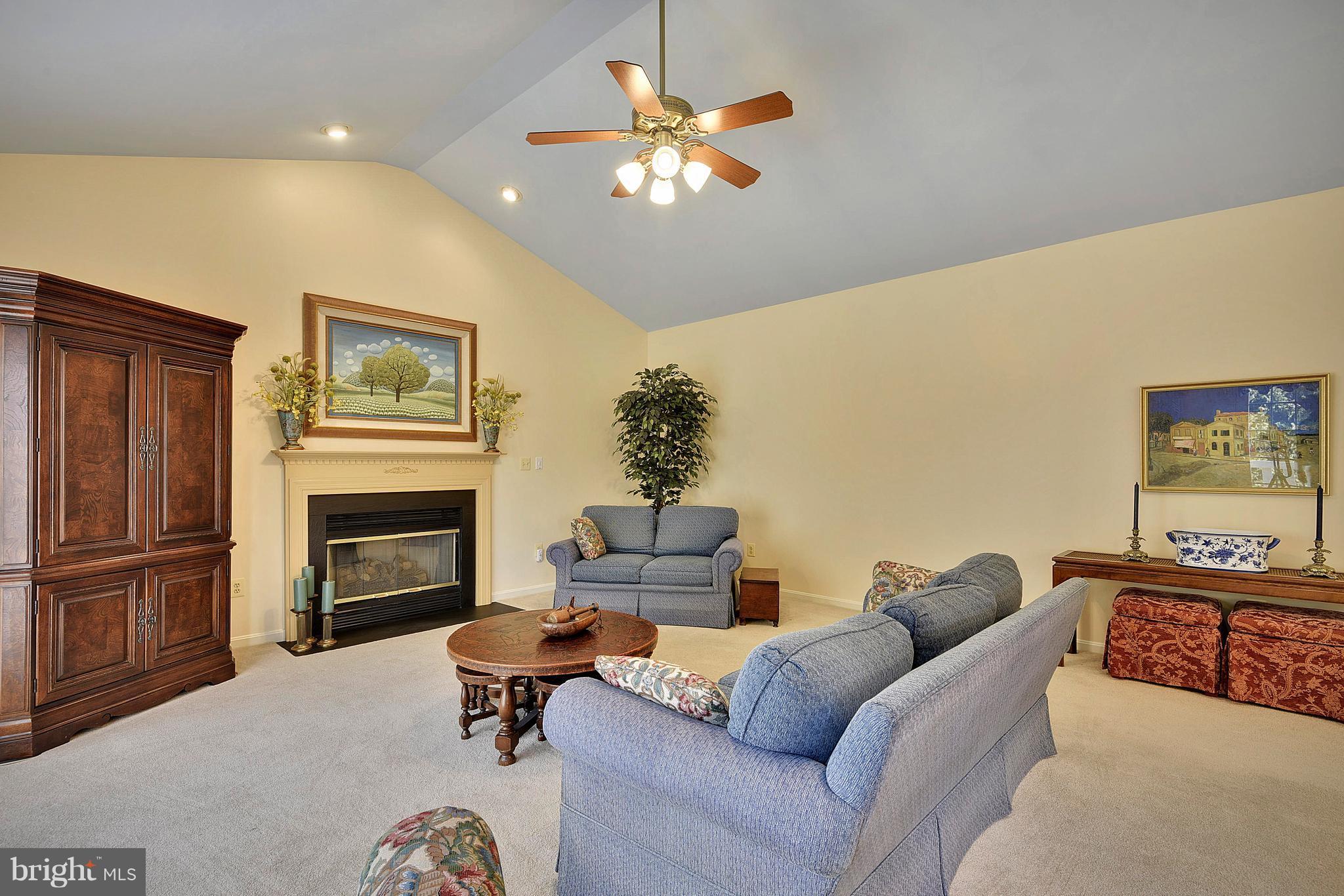13912 Falconcrest Road Germantown, MD 20874 - Photo 13 of 30 Family Room