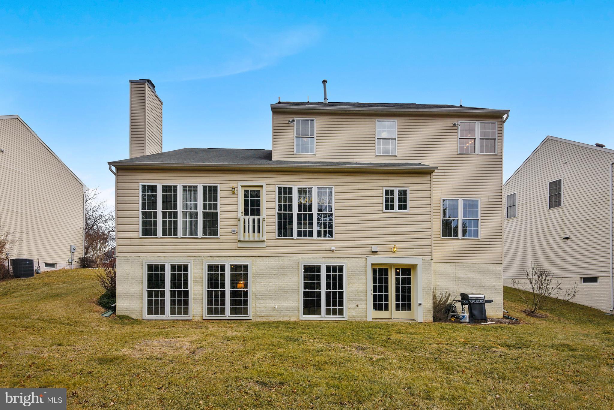 13912 Falconcrest Road Germantown, MD 20874 - Photo 28 of 30 Exterior (Rear)
