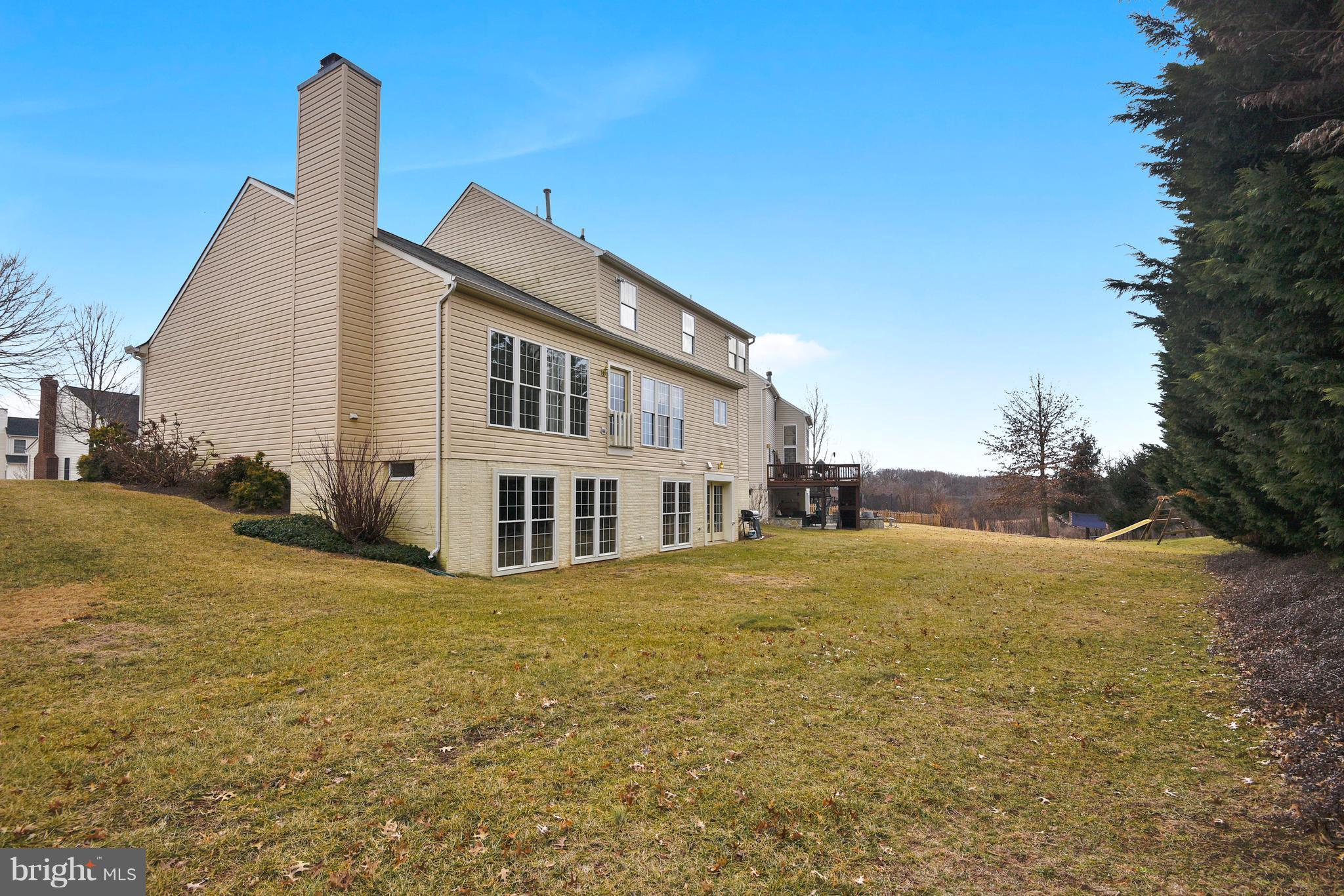13912 Falconcrest Road Germantown, MD 20874 - Photo 29 of 30 Exterior (Rear)