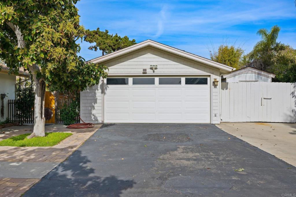 1054 Hermes Avenue Encinitas, CA 92024 - Photo 2 of 37 a view of garage and yard