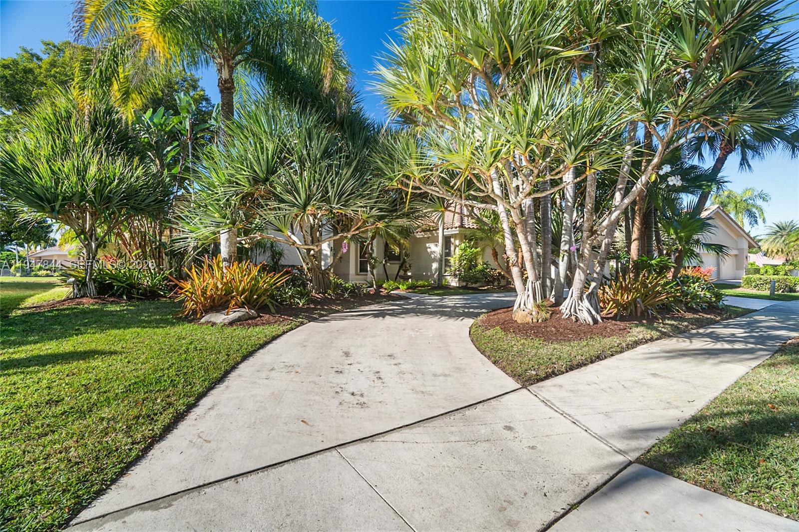 440 Sabal Way Weston, FL 33326 - Photo 6 of 63