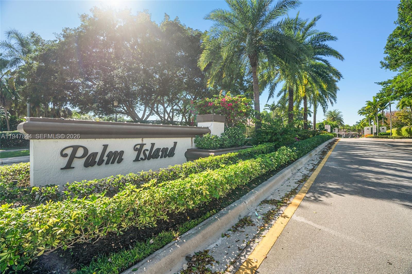 440 Sabal Way Weston, FL 33326 - Photo 7 of 63