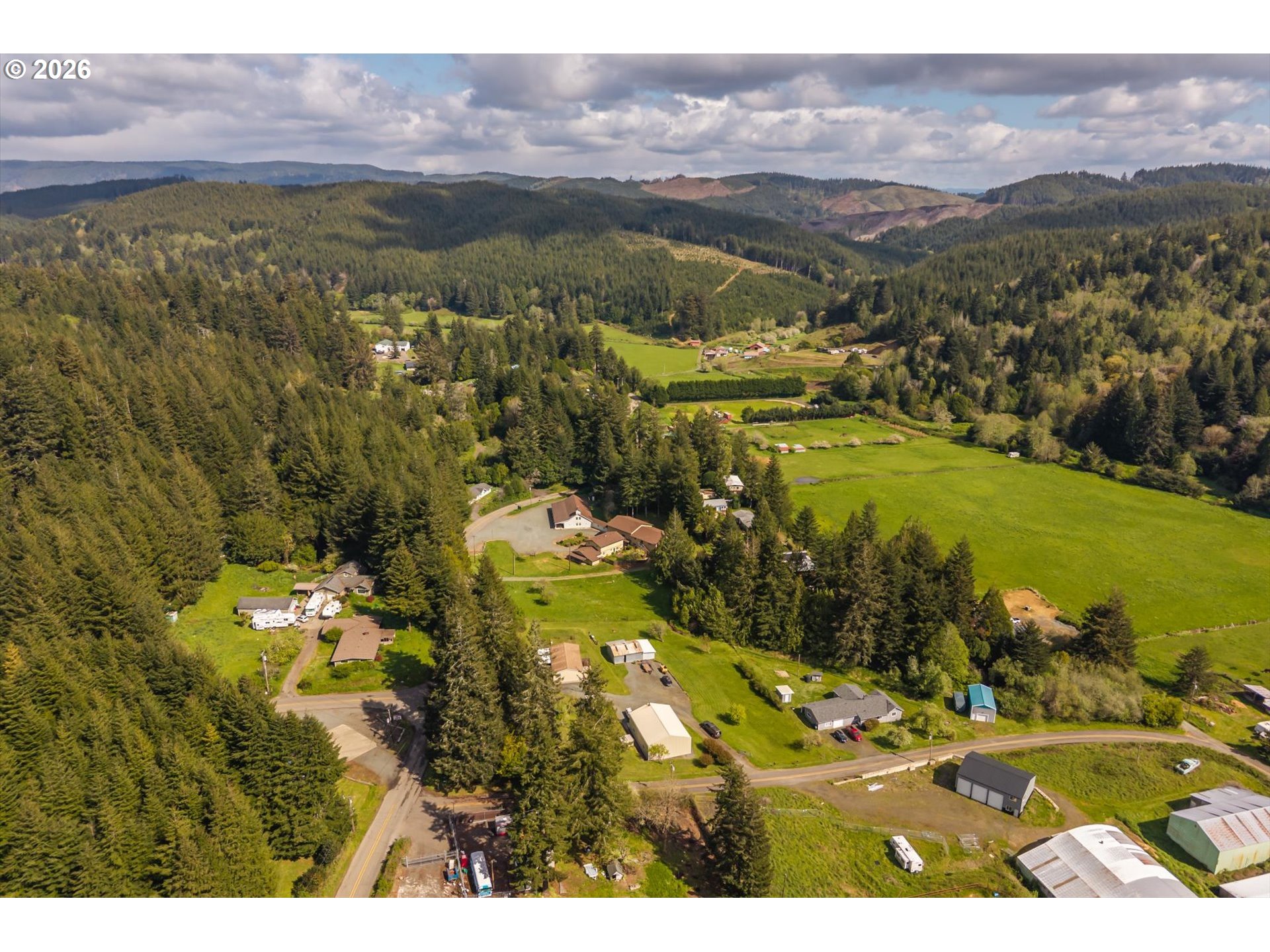 93380 Luscombe Loop Coos Bay, OR 97420 - Photo 32 of 34