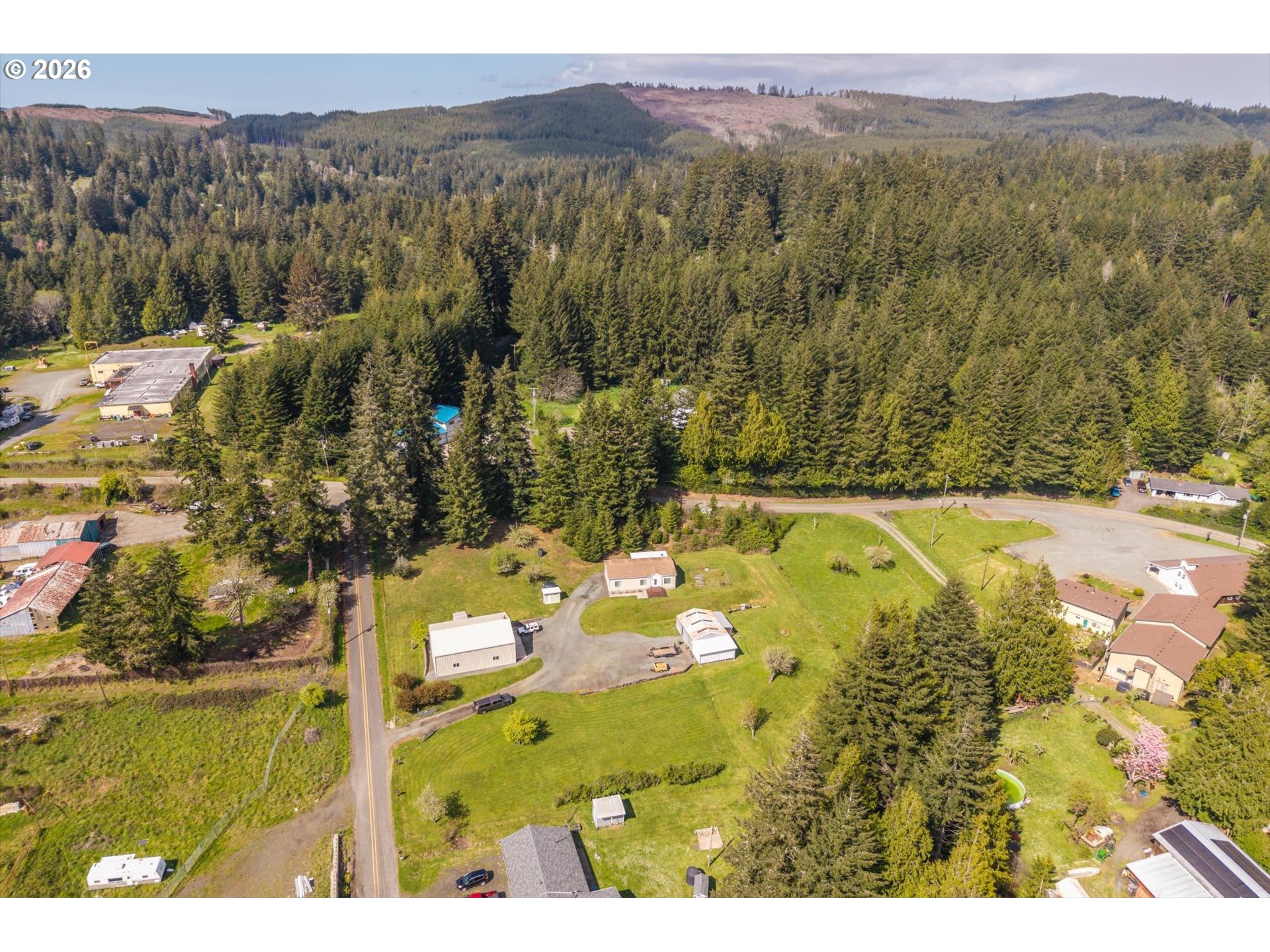 93380 Luscombe Loop Coos Bay, OR 97420 - Photo 33 of 34