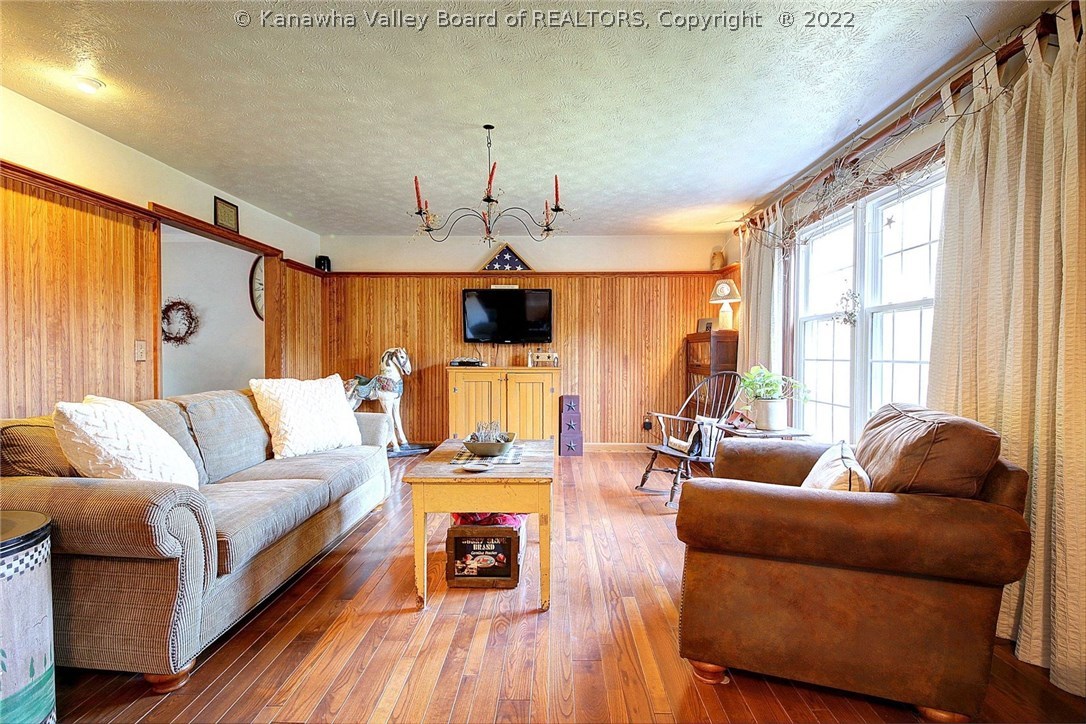 8 Thoroughbred Road Scott Depot, WV 25560 - Photo 2 of 30 Gallery Image 2