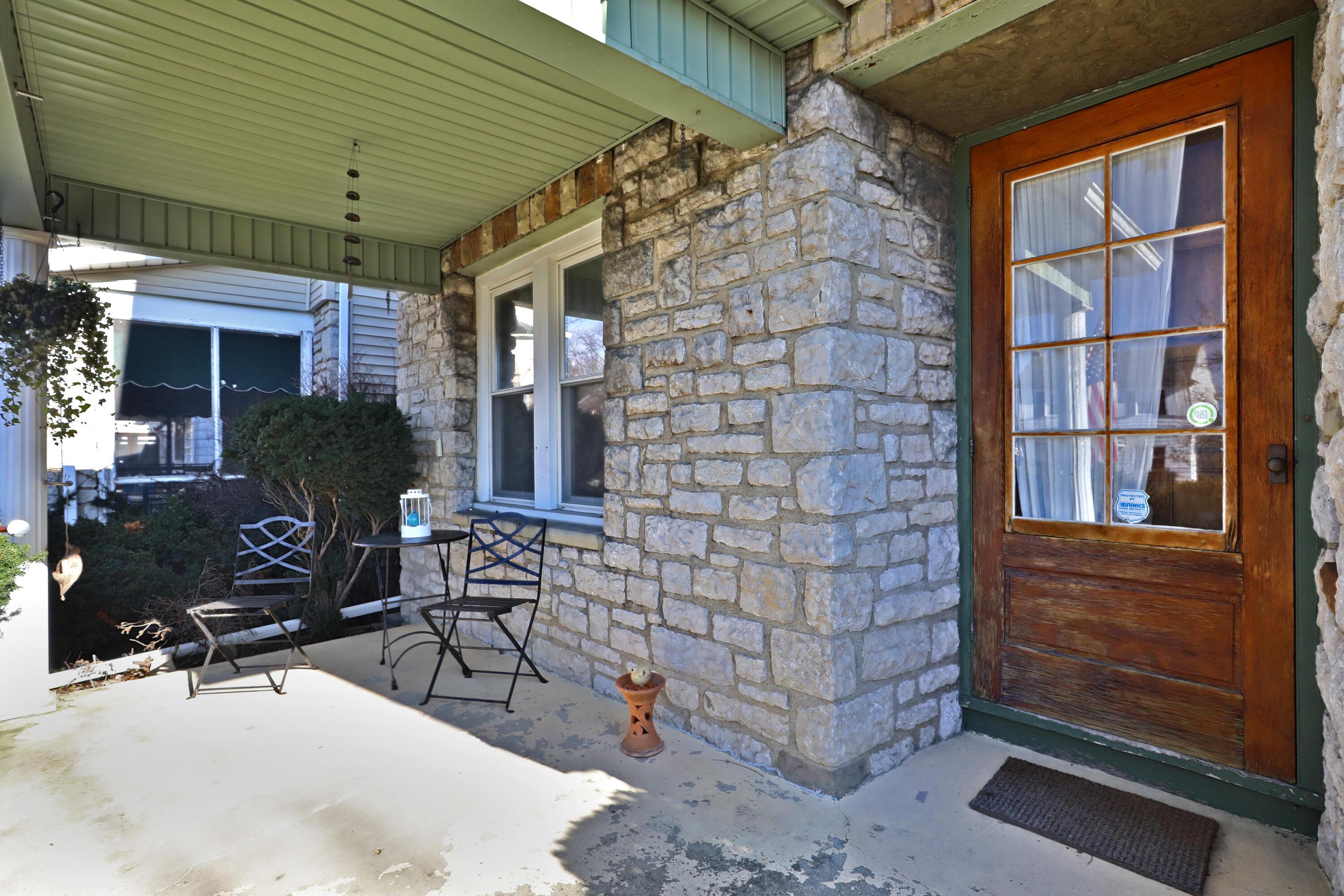 700 Wiltshire Road Columbus, OH 43204 - Photo 3 of 48 700-Wiltshire-03