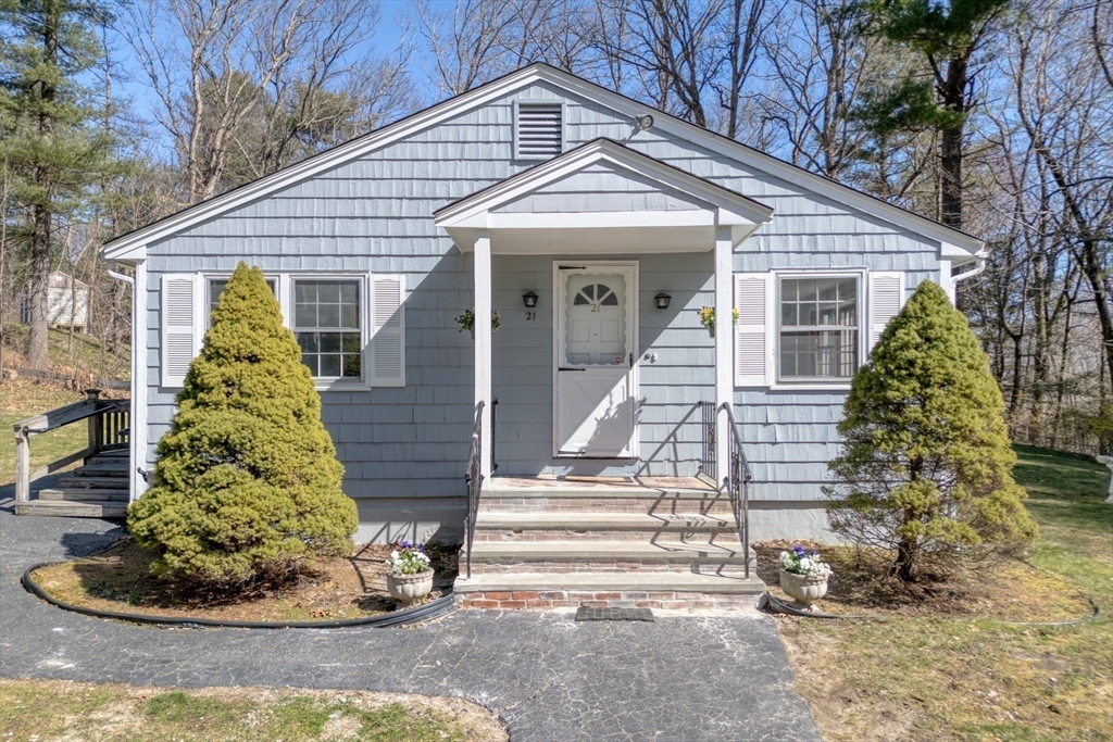21 Spaulding Road Chelmsford, MA 01824 - Photo 2 of 40