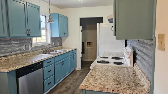 $1,650 | 309 North Street, Trenton, TX 75490