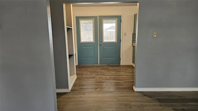 $1,650 | 309 North Street, Trenton, TX 75490