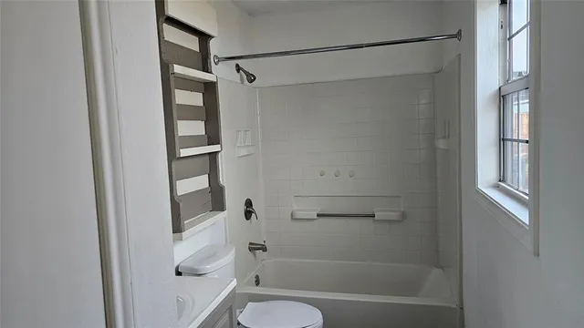 $1,650 | 309 North Street, Trenton, TX 75490