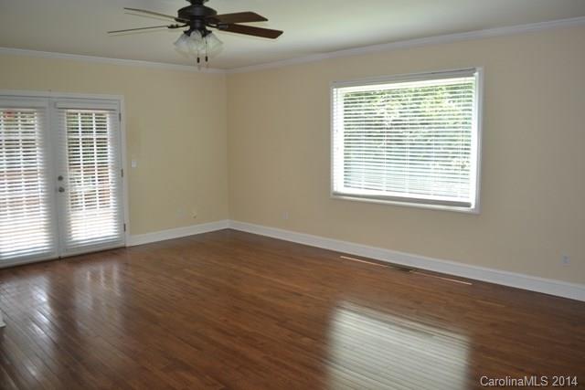 1040 Guilford Road Charlotte, NC 28209 - Photo 5 of 9