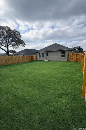 $1,550 | 21042 Sumac Grove, San Antonio, TX 78264