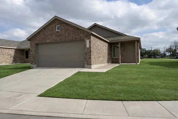 $1,550 | 21042 Sumac Grove, San Antonio, TX 78264