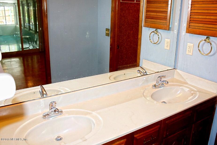 11529 Baskerville Road Jacksonville, FL 32223 - Photo 15 of 29 Master Bath View 1