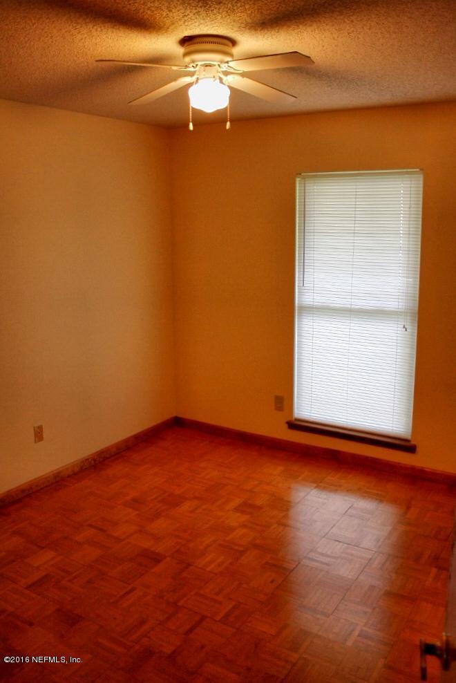 11529 Baskerville Road Jacksonville, FL 32223 - Photo 18 of 29 Bedroom 3