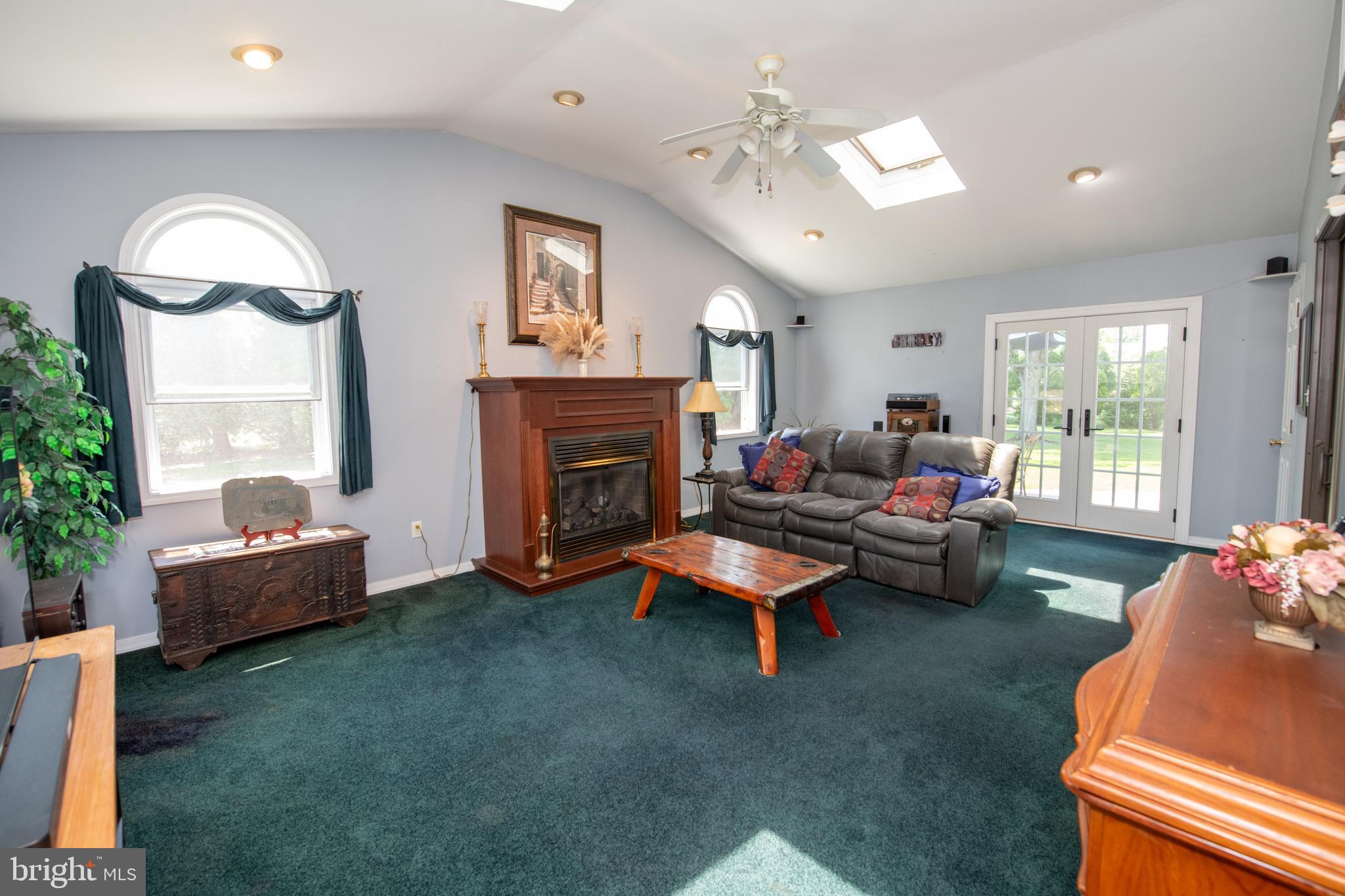 911 Thornton Road Horsham, PA 19044 - Photo 10 of 30