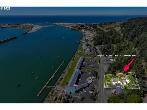 a view of entryway and hall