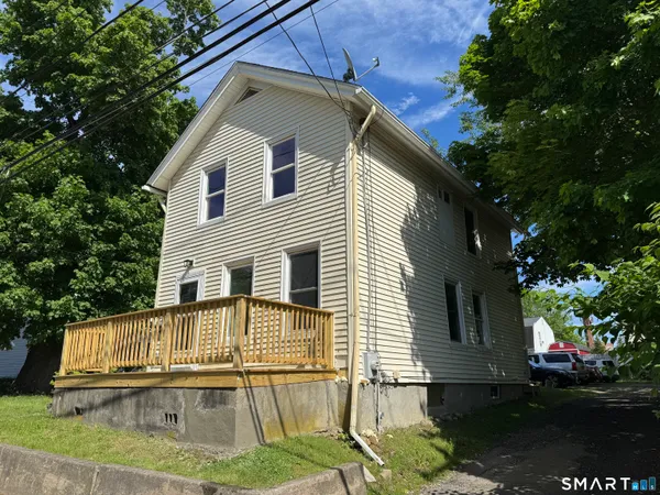$2,800 | 251 West Main Street, Milford, CT 06460