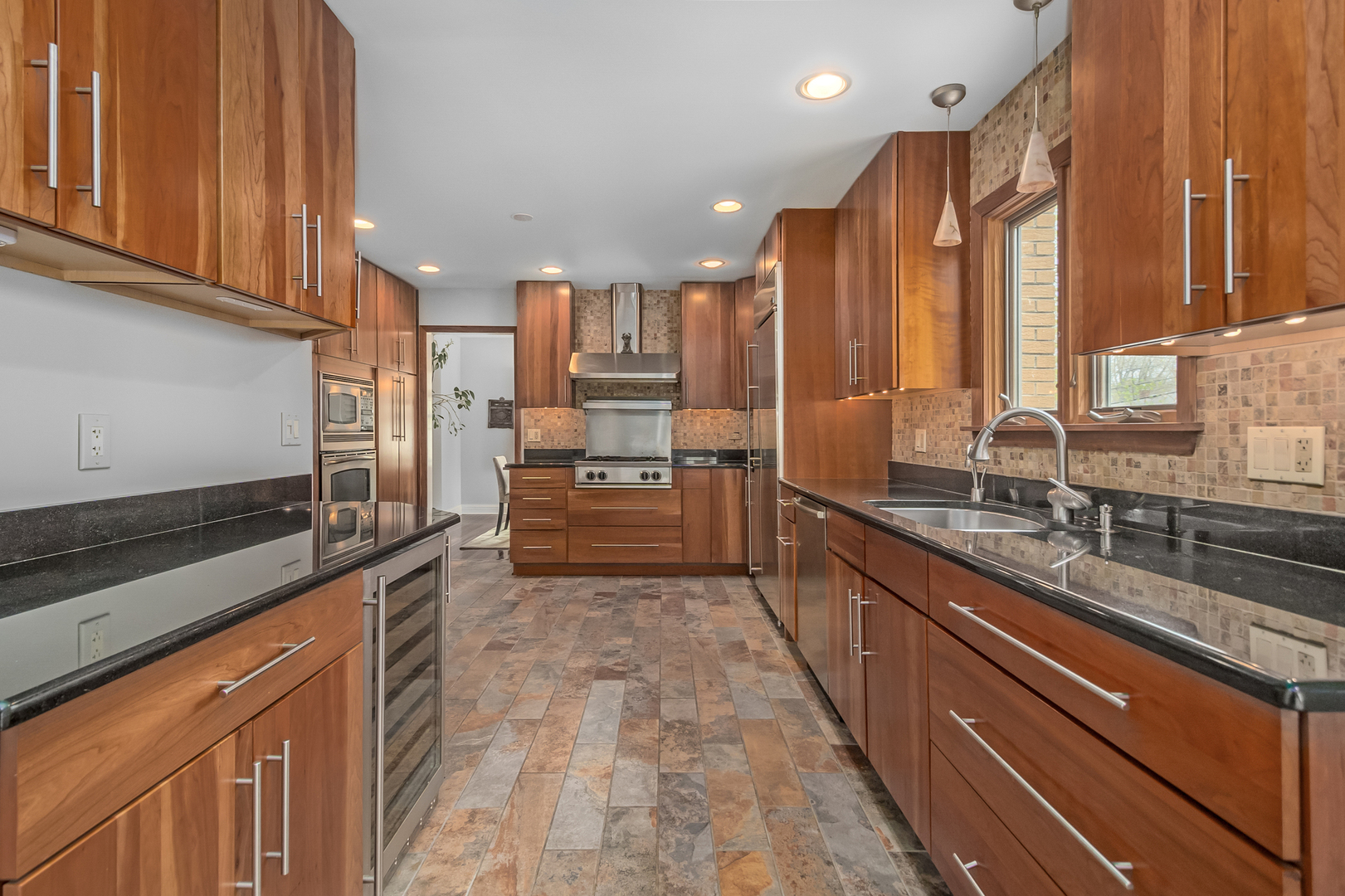 1220 Modaff Road Naperville, IL 60540 - Photo 7 of 38