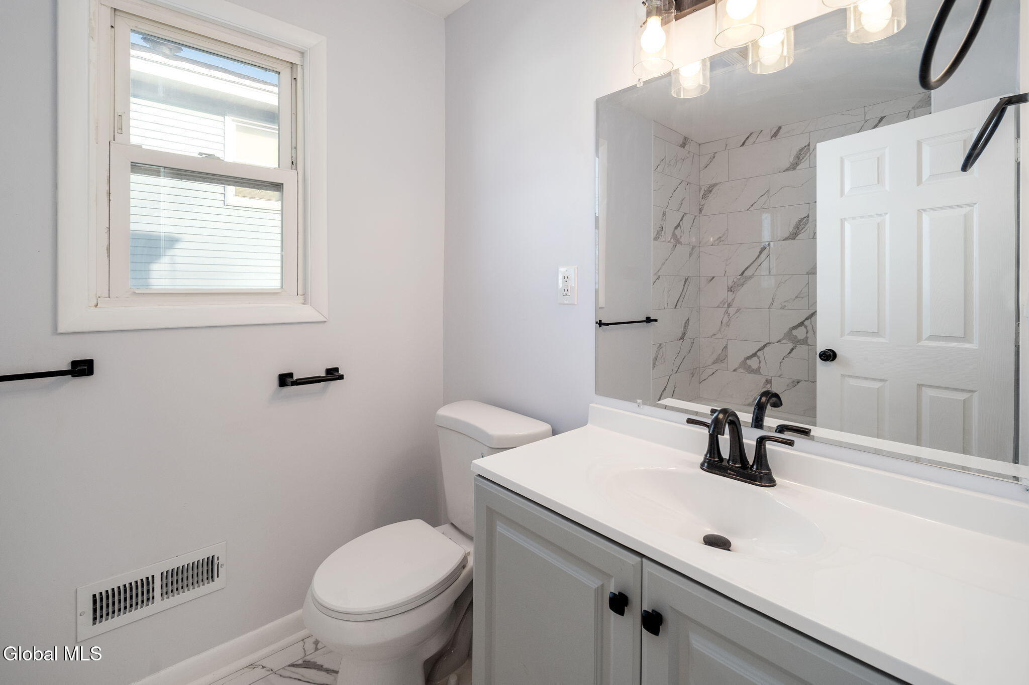 152 Chiswell Road Schenectady, NY 12304 - Photo 13 of 35 9-152ChiswellRd_09