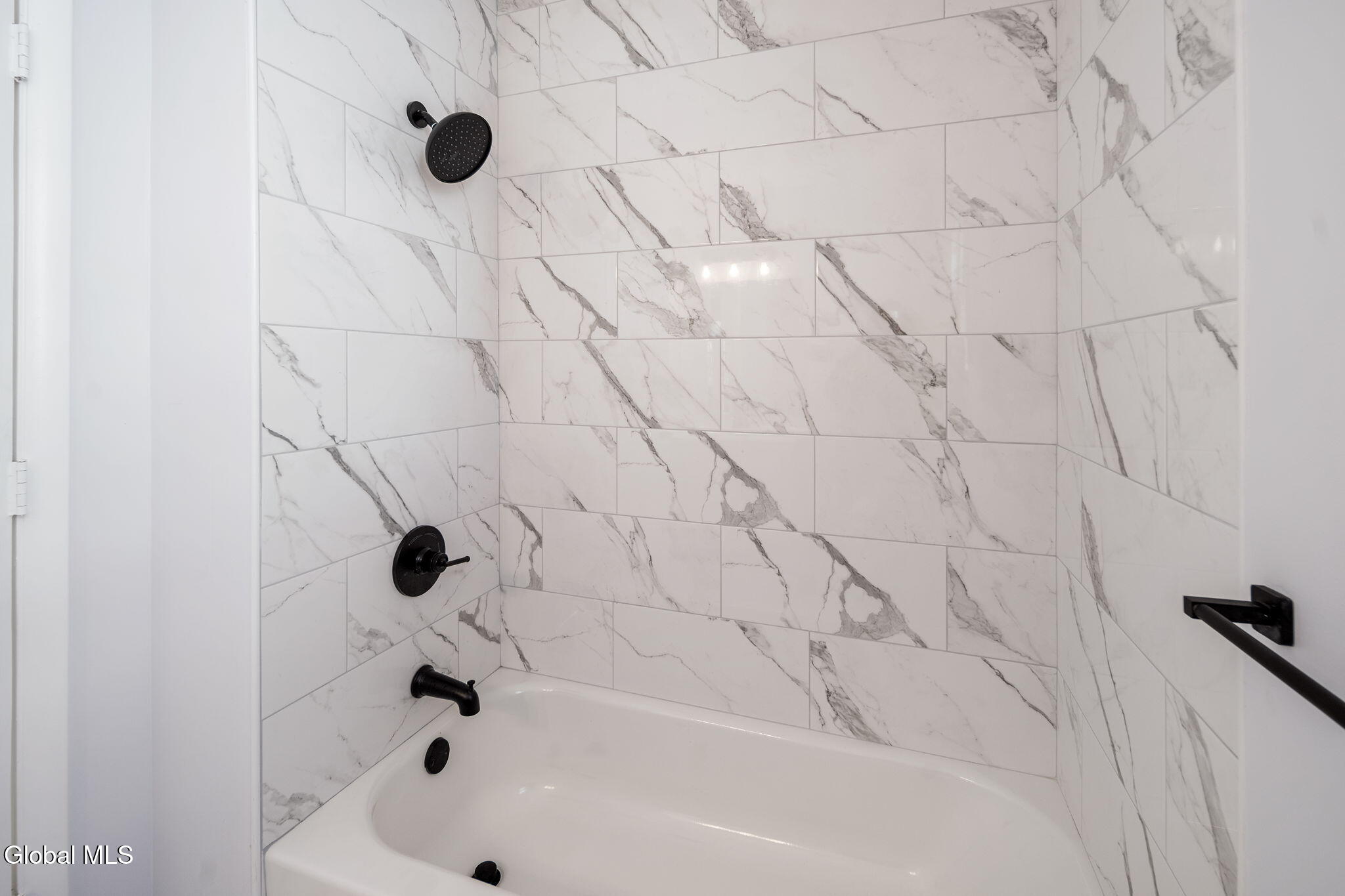 152 Chiswell Road Schenectady, NY 12304 - Photo 14 of 35 10-152ChiswellRd_10