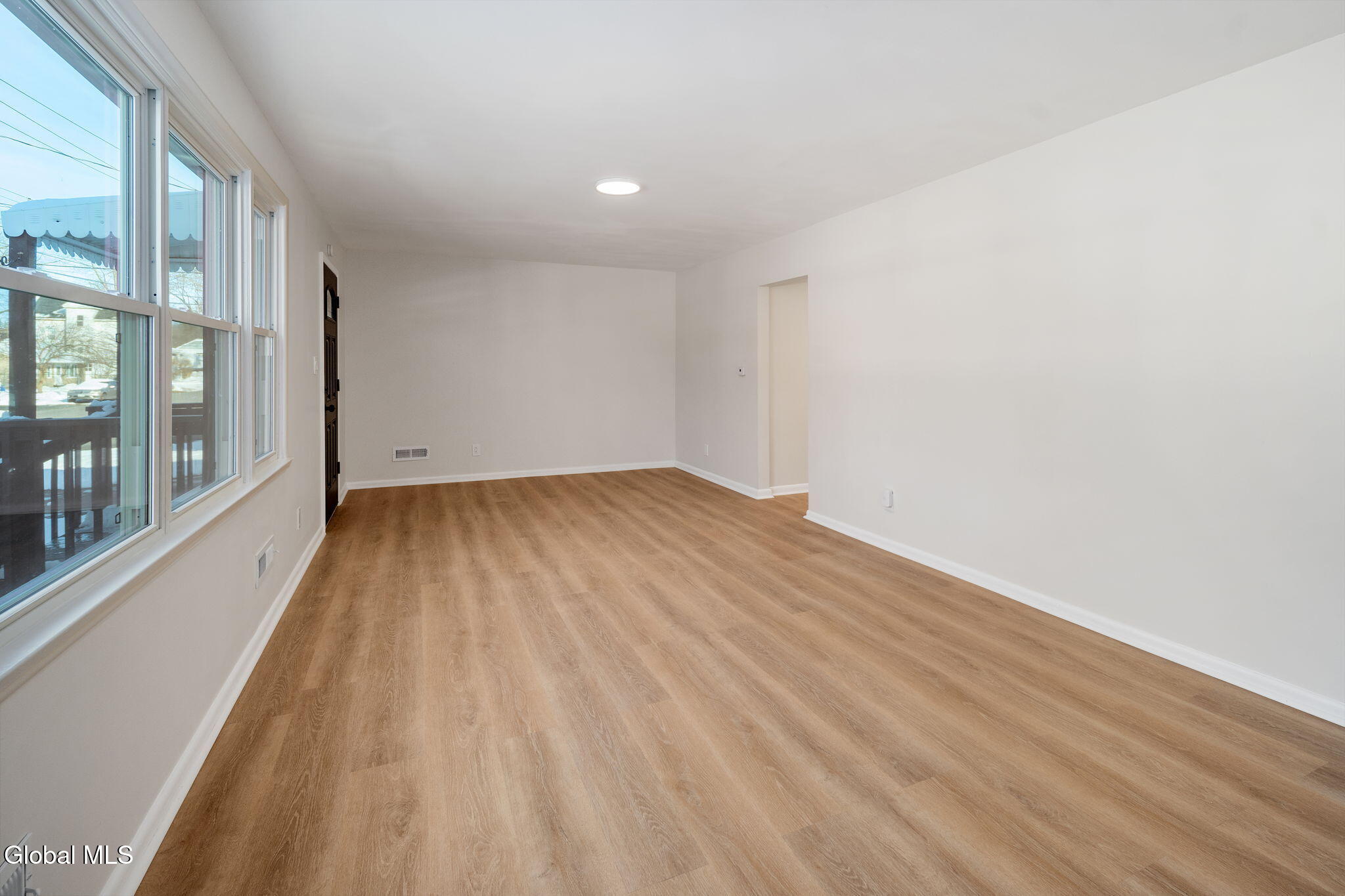 152 Chiswell Road Schenectady, NY 12304 - Photo 20 of 35 7-152ChiswellRd_07