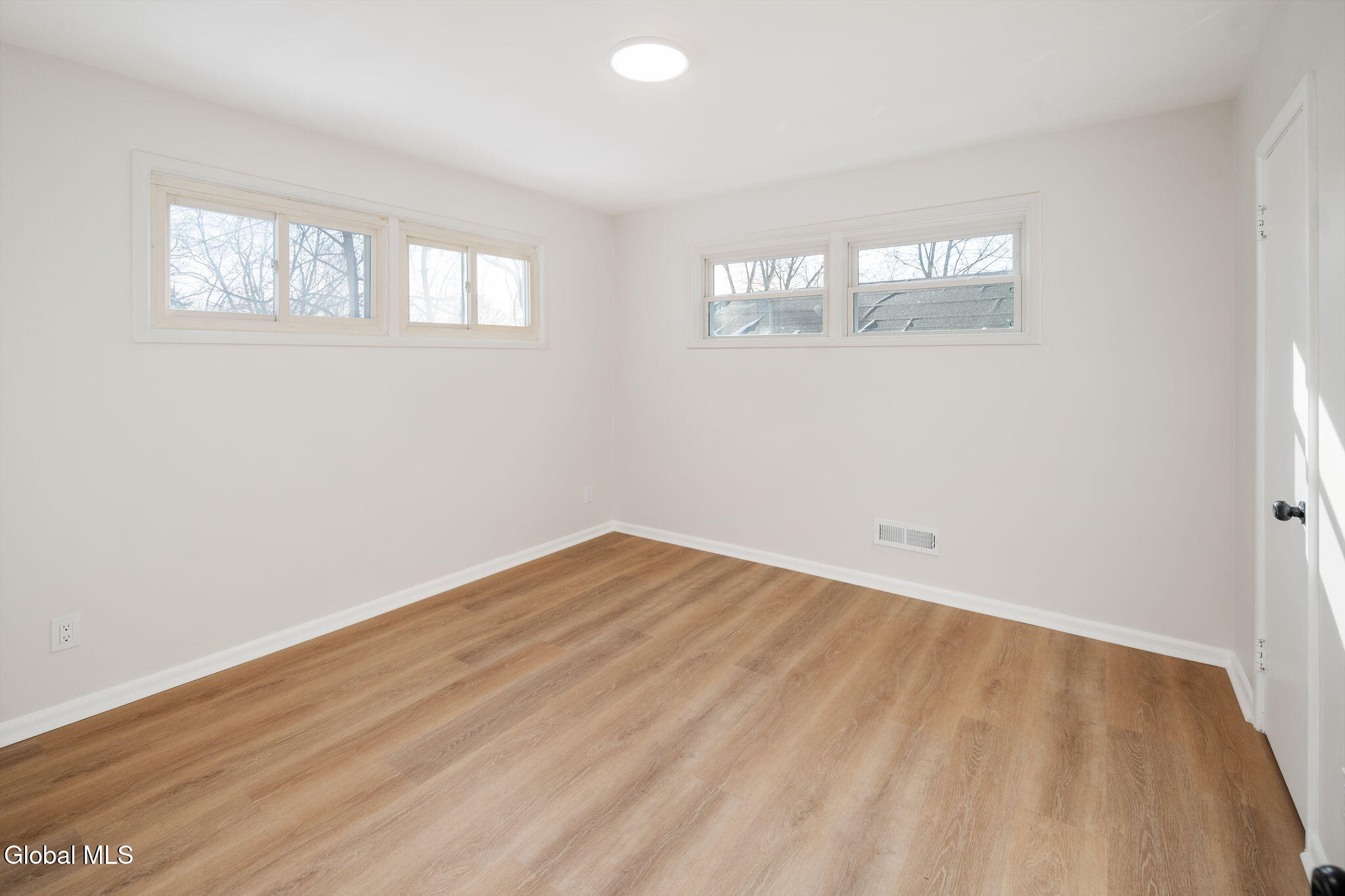 152 Chiswell Road Schenectady, NY 12304 - Photo 21 of 35 17-152ChiswellRd_17