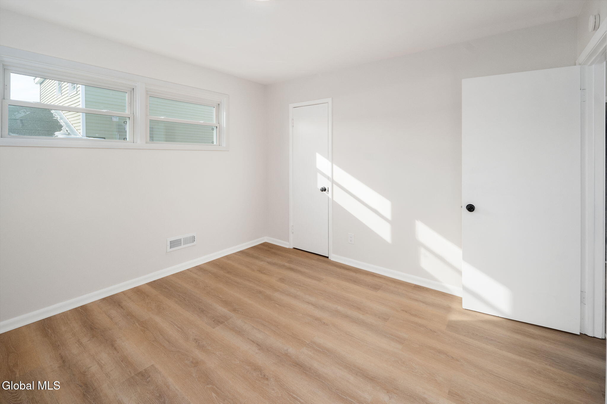 152 Chiswell Road Schenectady, NY 12304 - Photo 22 of 35 18-152ChiswellRd_18