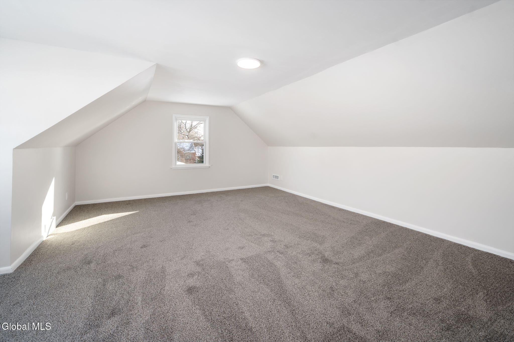 152 Chiswell Road Schenectady, NY 12304 - Photo 28 of 35 27-152ChiswellRd_27