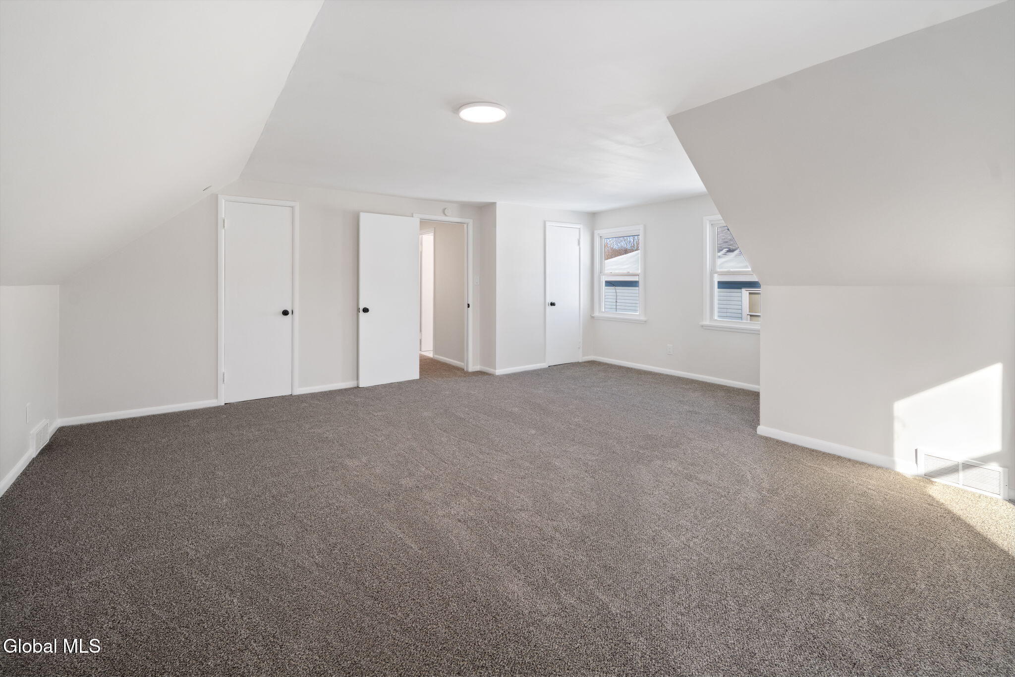 152 Chiswell Road Schenectady, NY 12304 - Photo 29 of 35 28-152ChiswellRd_28