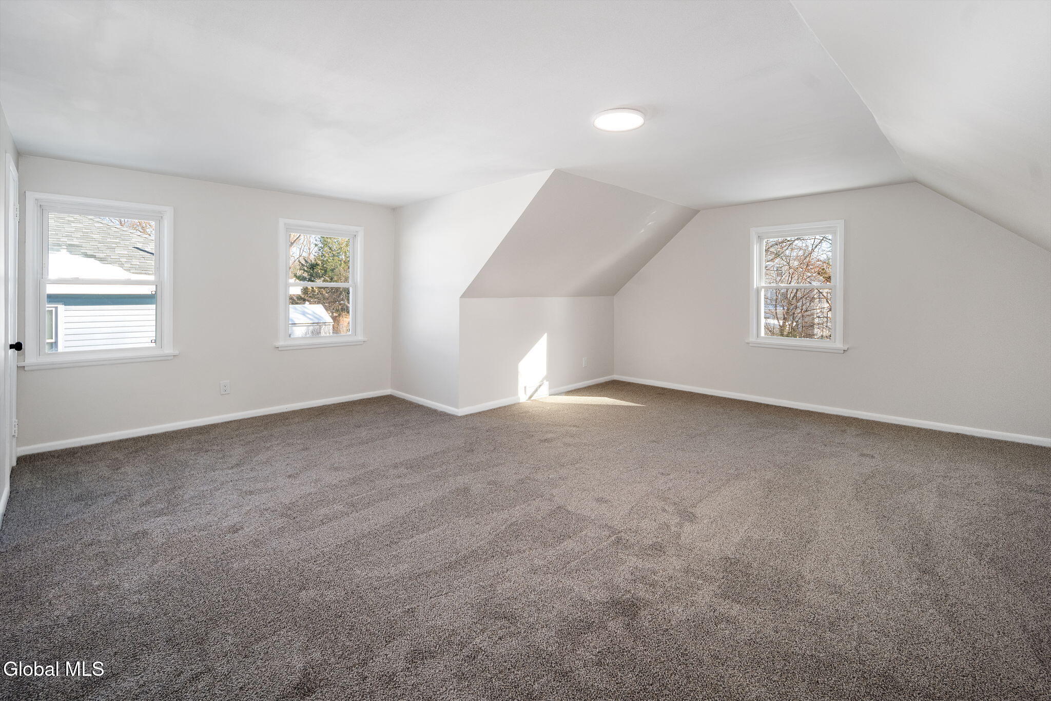 152 Chiswell Road Schenectady, NY 12304 - Photo 30 of 35 29-152ChiswellRd_29