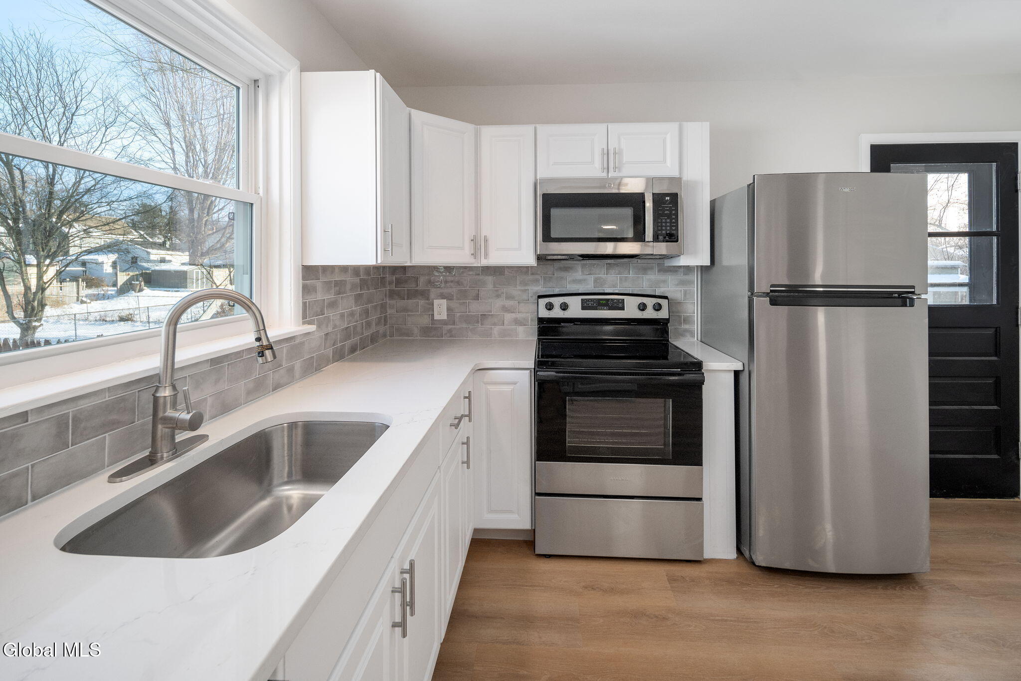 152 Chiswell Road Schenectady, NY 12304 - Photo 10 of 35 15-152ChiswellRd_15